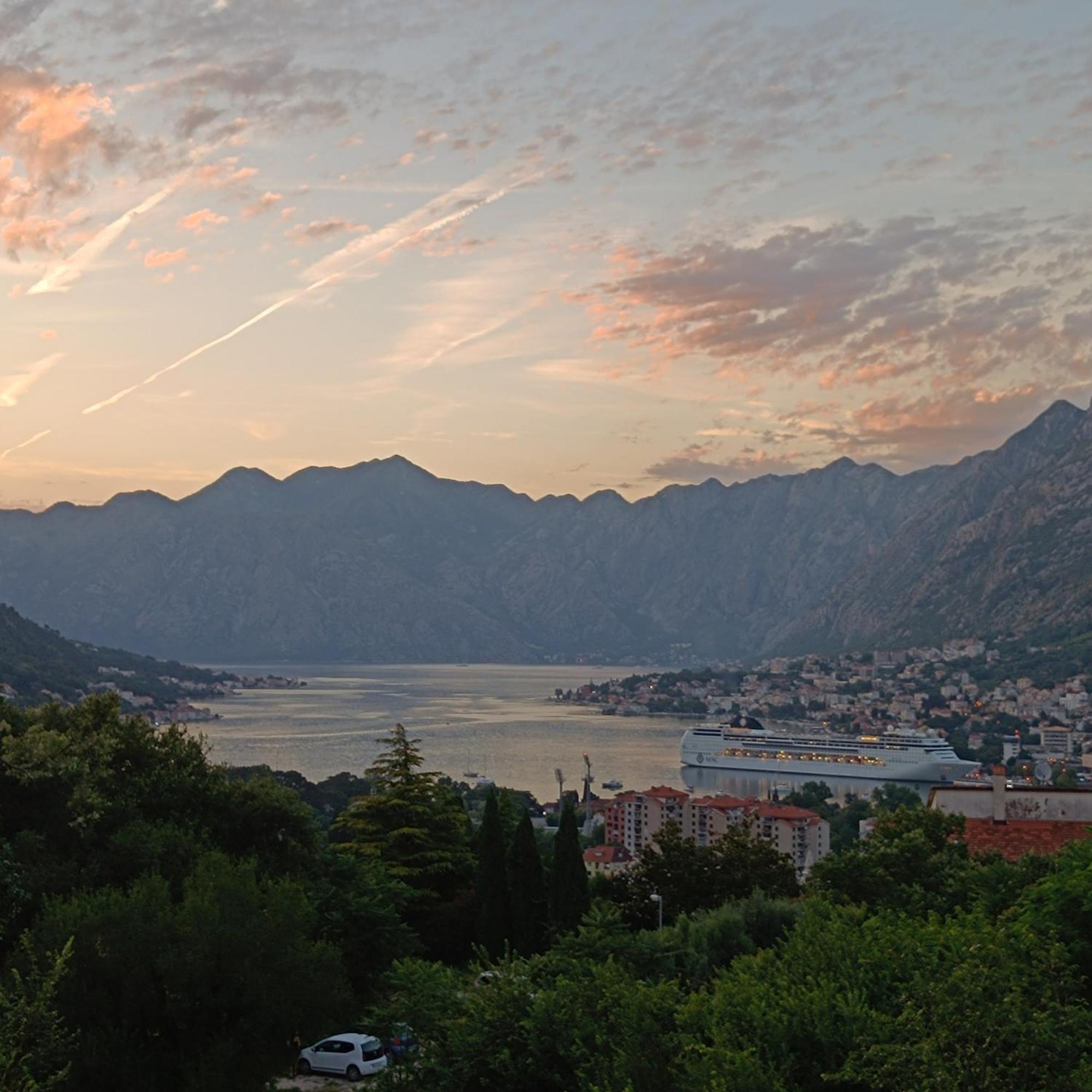 Radgost Kotor Apartments ภายนอก รูปภาพ