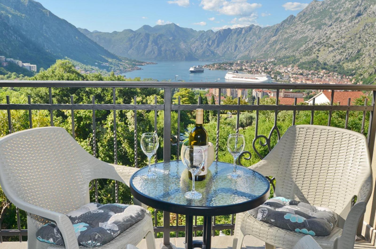 Radgost Kotor Apartments ภายนอก รูปภาพ